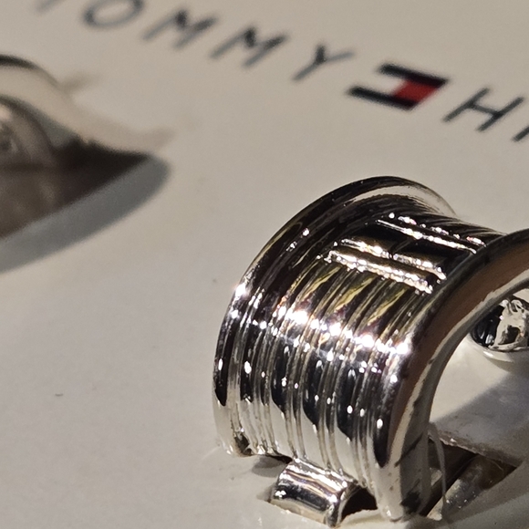 Tommy Hilfiger Cip-on Silver Earrings - Picture 3 of 4